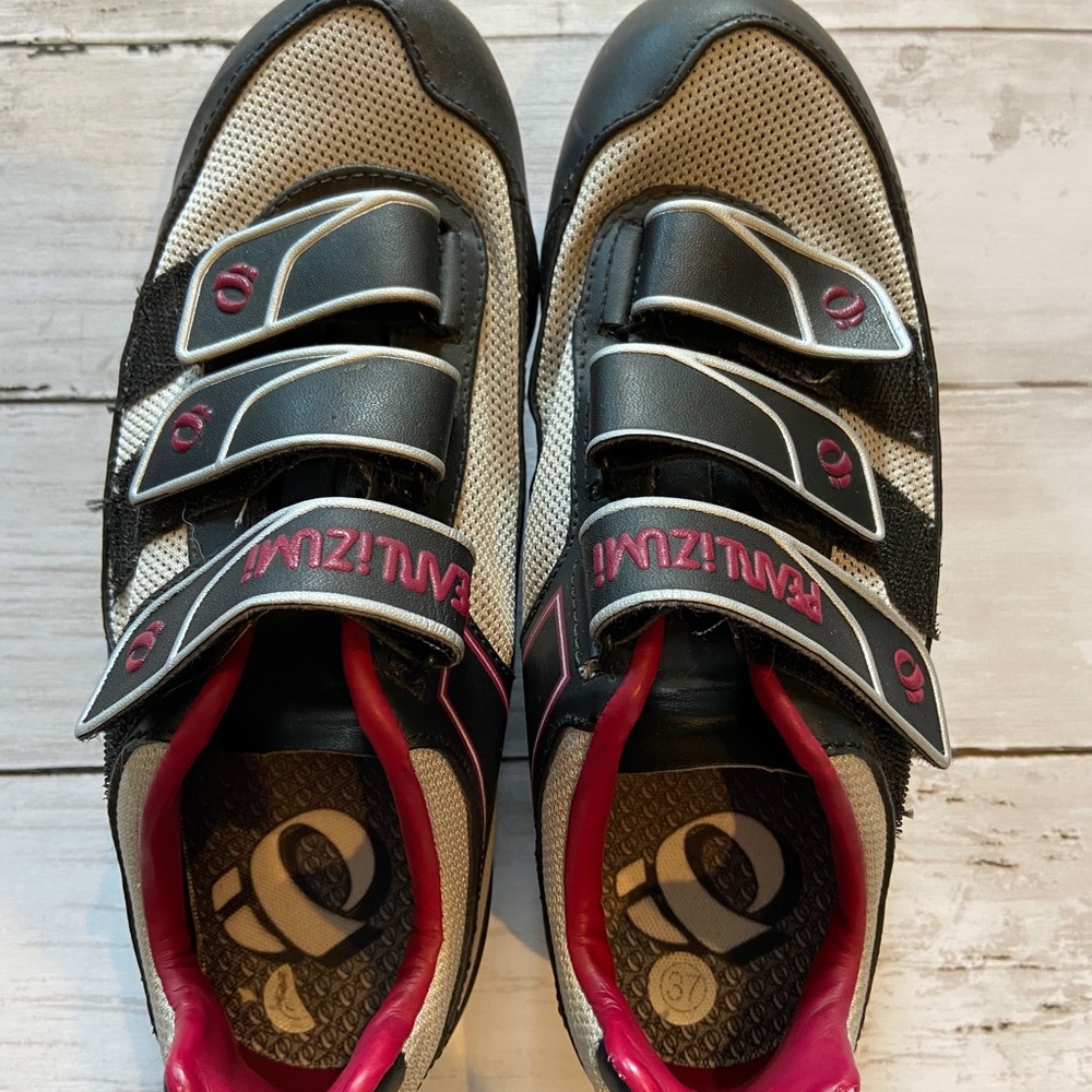 Pearl iZumi Cycling Shoes
